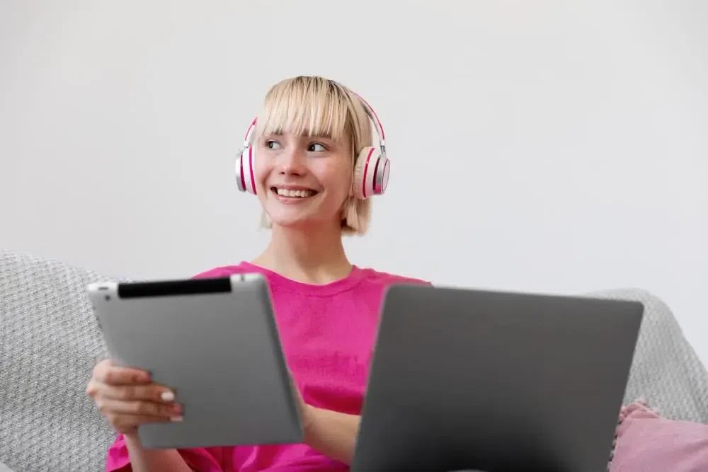 How to Set Digital Boundaries in Online Conversations