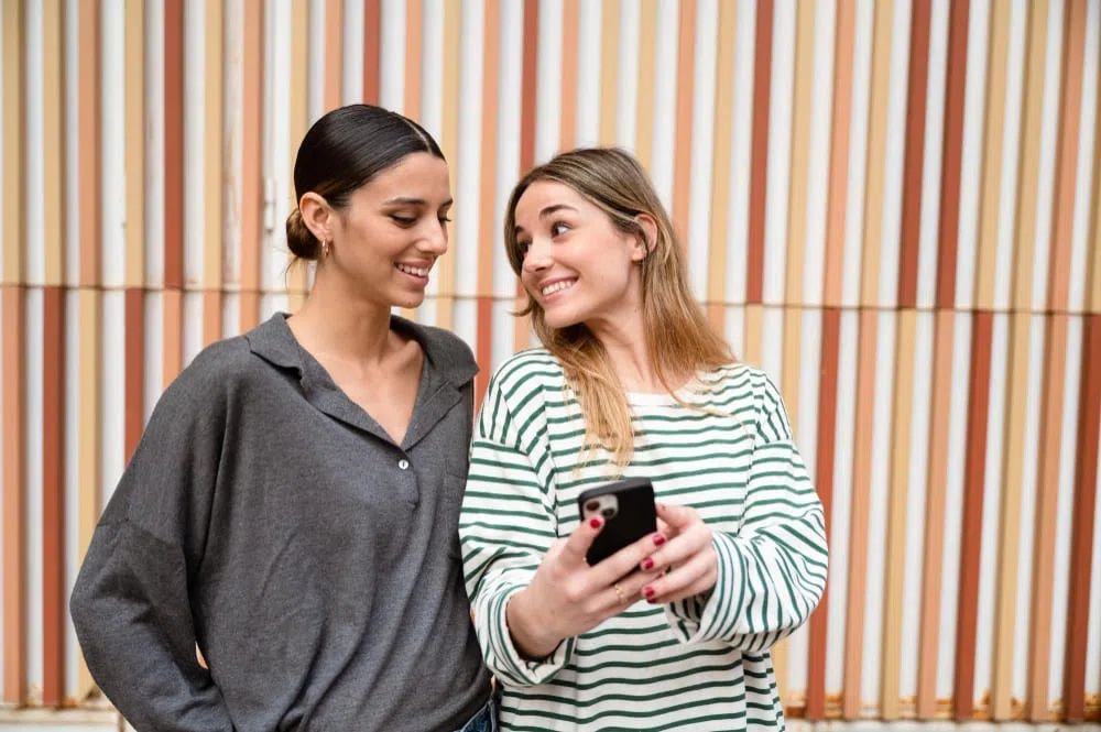 How to Respond to “Hey” Text Online