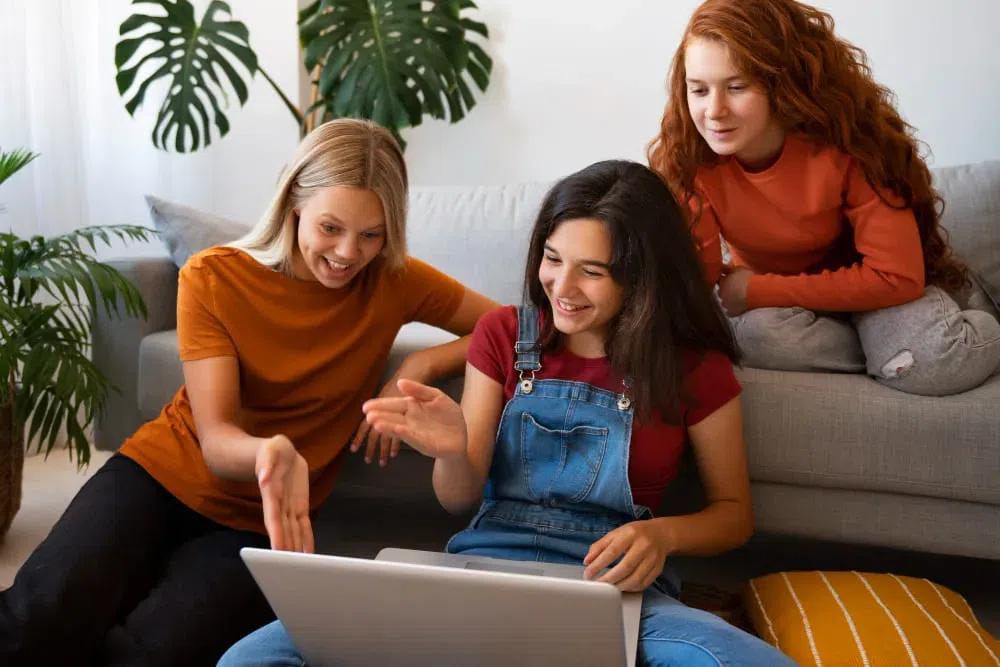 What Are Online Friendships?